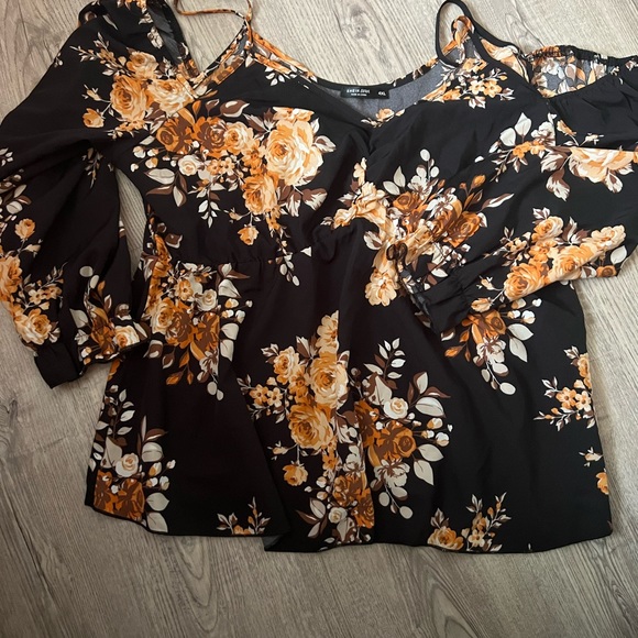 SHEIN curve 4x off shoulder shirt - Picture 1 of 4